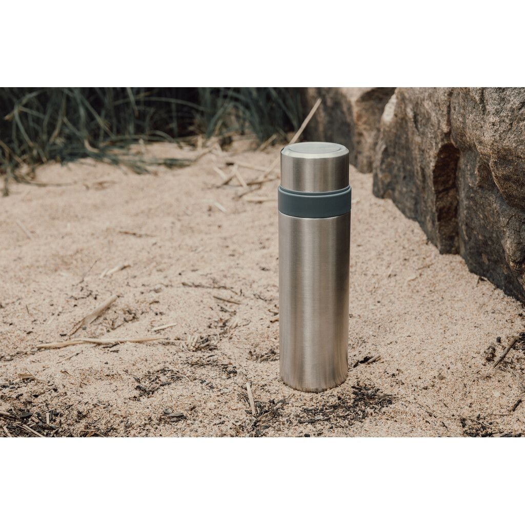 VINGA Tono RCS Thermokanne mit zwei Bechern, 750ml - stahl-310