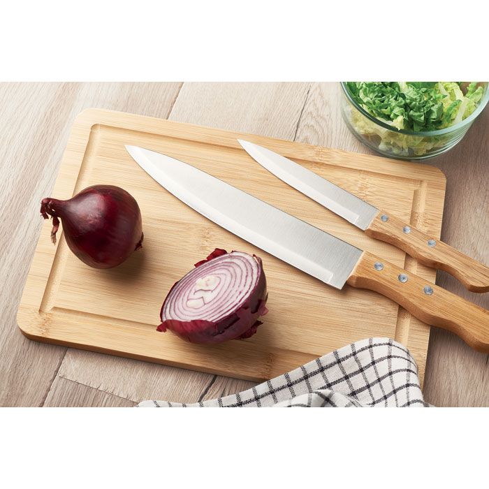 Küchenmesser mit Holzbrett als Werbegeschenk einsetzen.