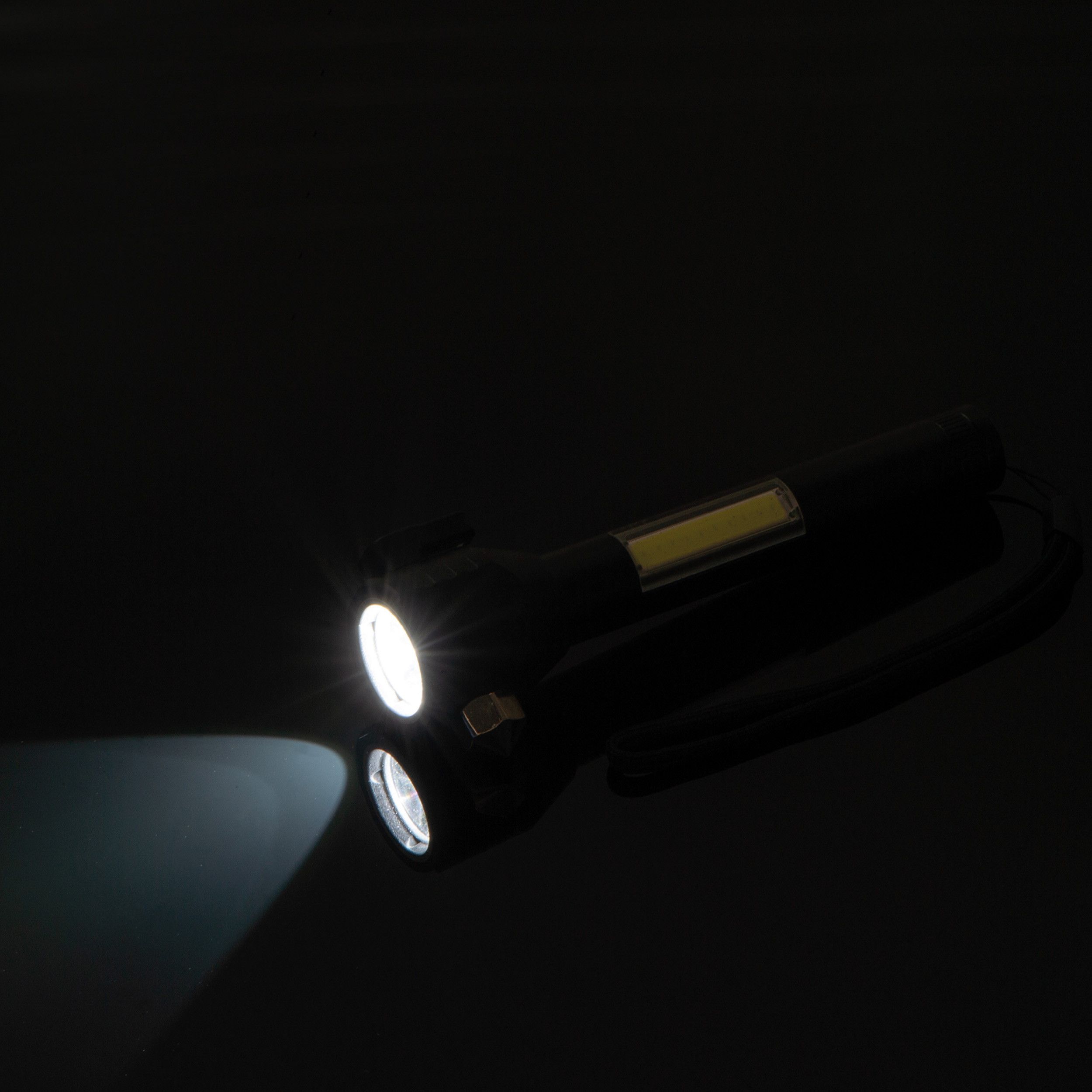 Wiederaufladbare Taschenlampe Trent - schwarz-227