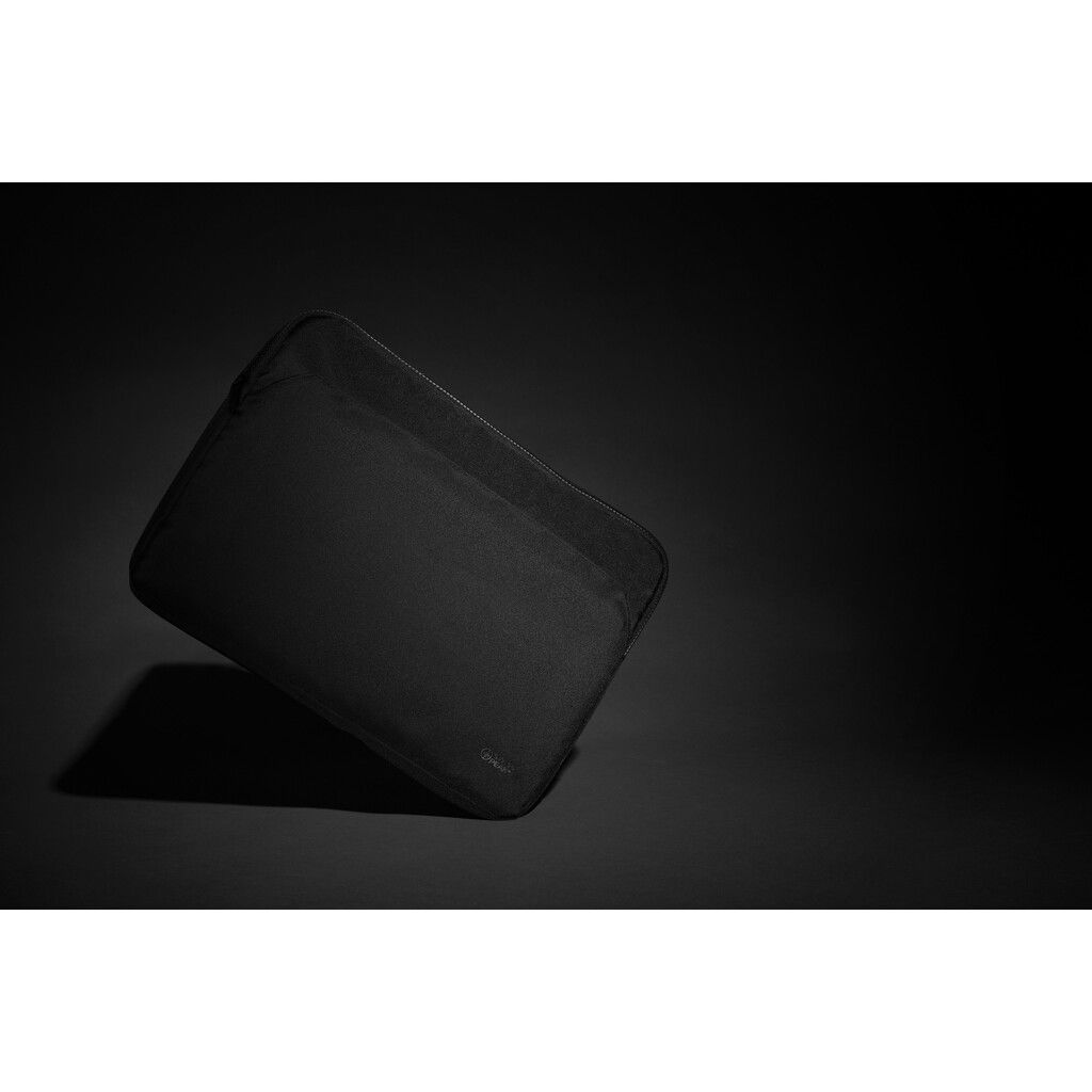 Swiss Peak Aware™ RPET Essential 15.6" Laptop Sleeve - schwarz-44