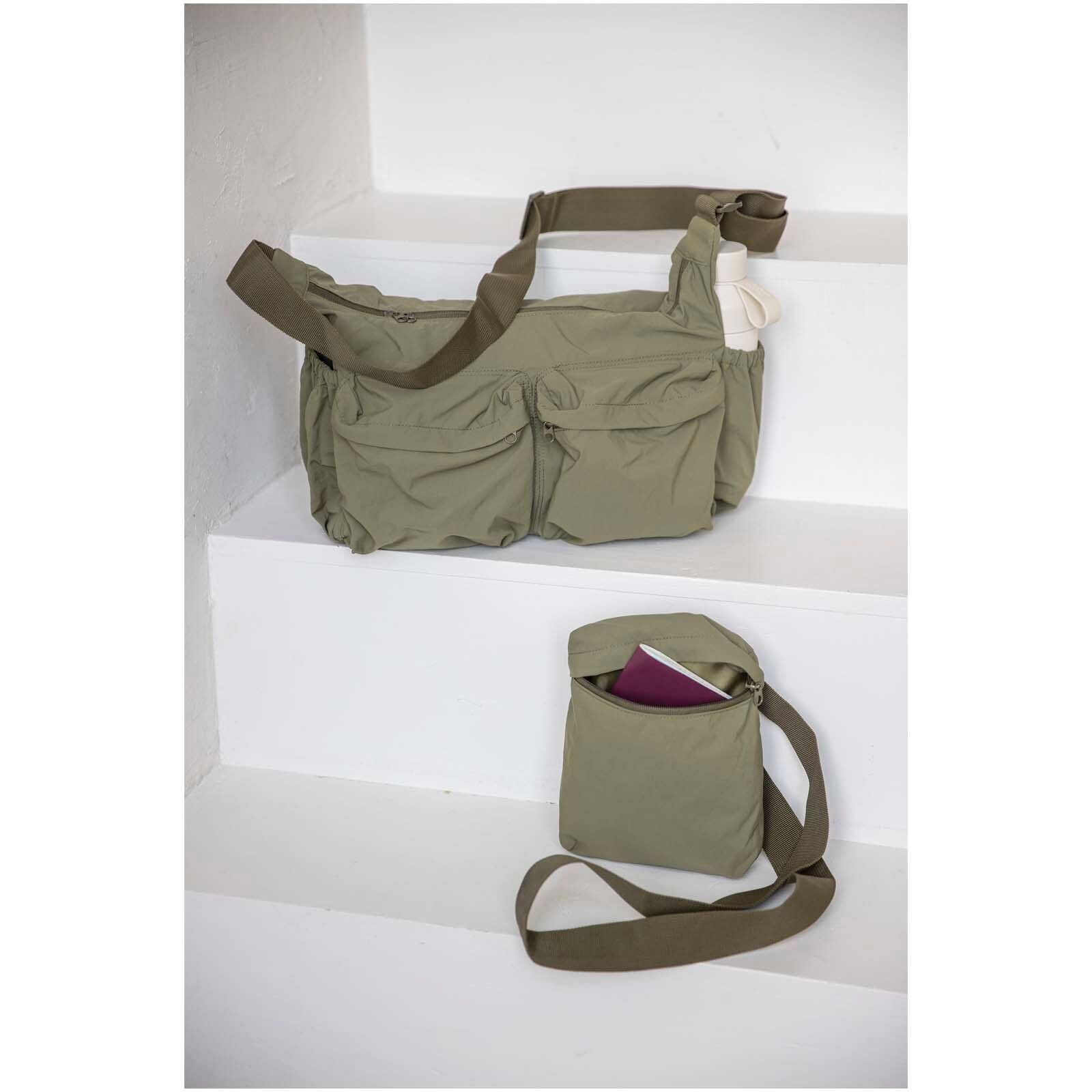 Calli 13" GRS Laptop Umhängetasche aus recyceltem Nylon - navy-685