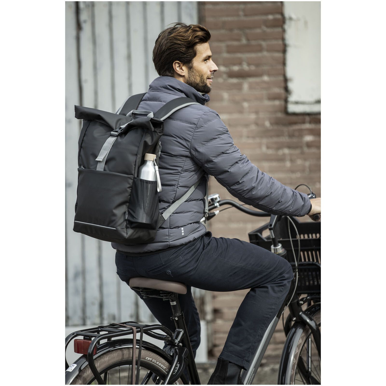 Aqua 15" wasserabweisende Fahrradtasche aus GRS Recyclingmaterial 20 L - schwarz-989
