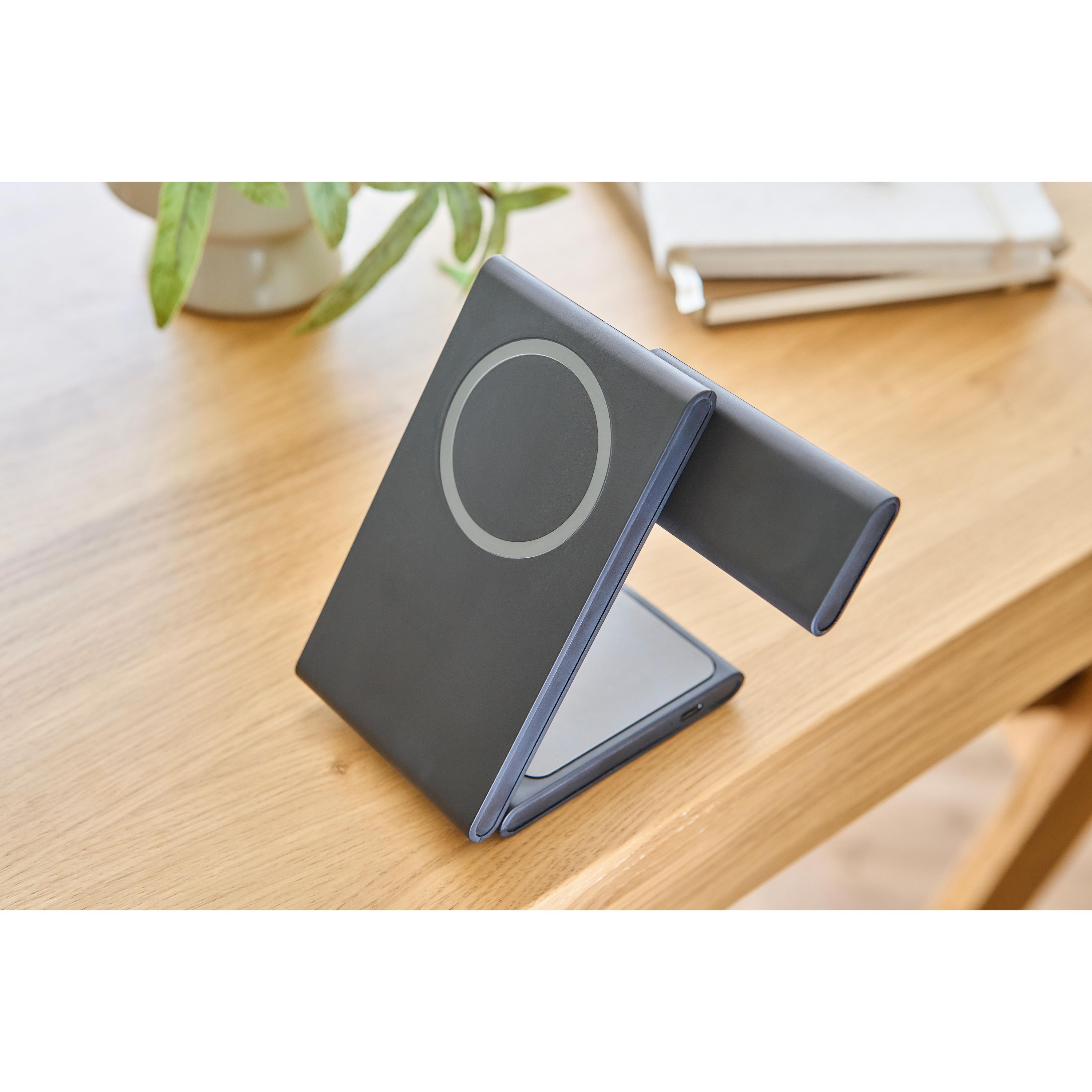 Recyceltes ABS 3-in-1 magnetisches kabelloses Ladegerät Valerio - schwarz-792