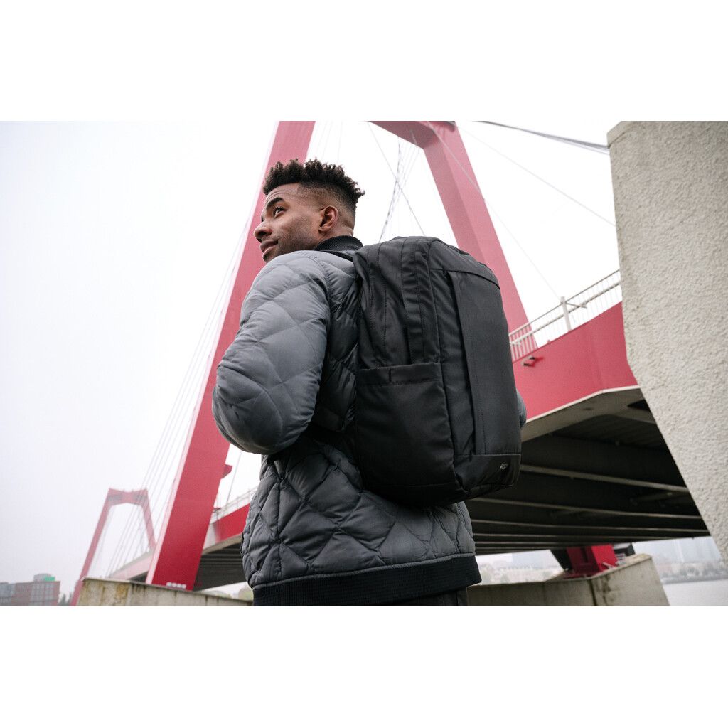 Swiss Peak Aware™ Edin 100% RPET 15,6" Laptop Rucksack - schwarz-124