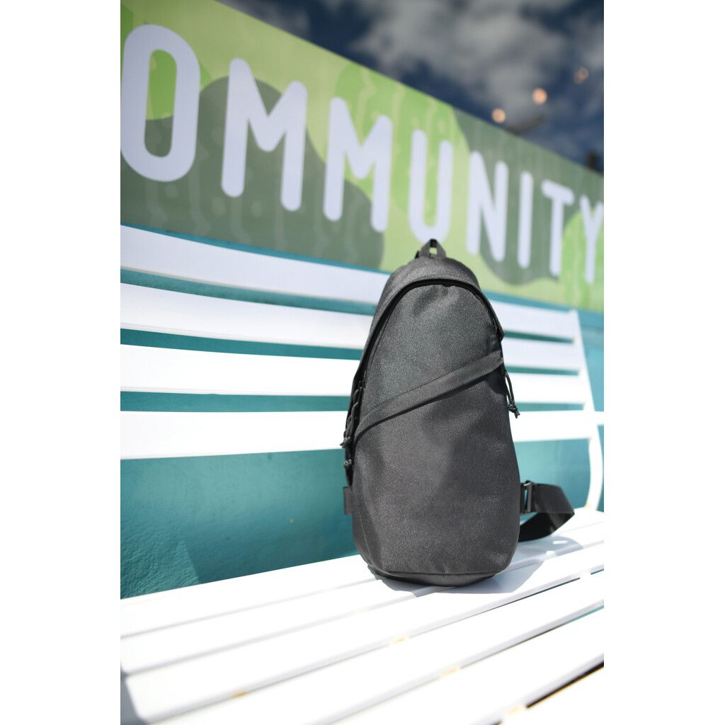 Renew AWARE™ rPET Sling Bag - schwarz-824