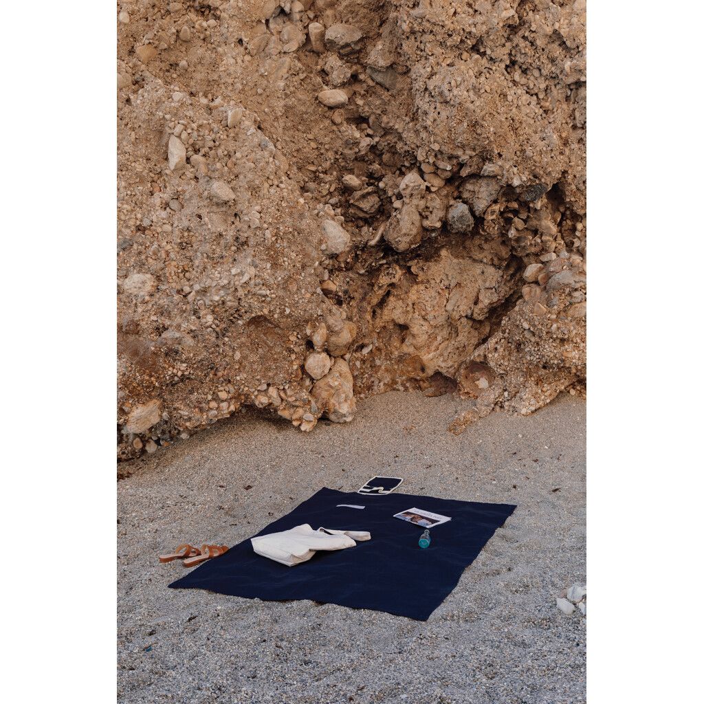 VINGA Volonne AWARE™ Picknickdecke aus recyceltem Canvas - blau-190