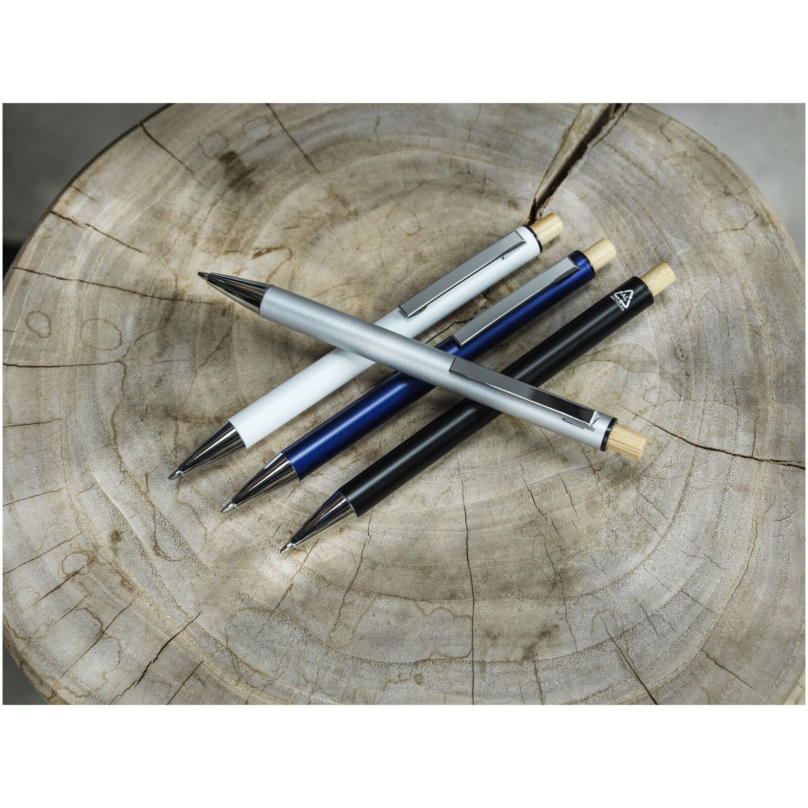 Cyrus Kugelschreiber aus recyceltem Aluminium (schwarze Mine) - silber-388