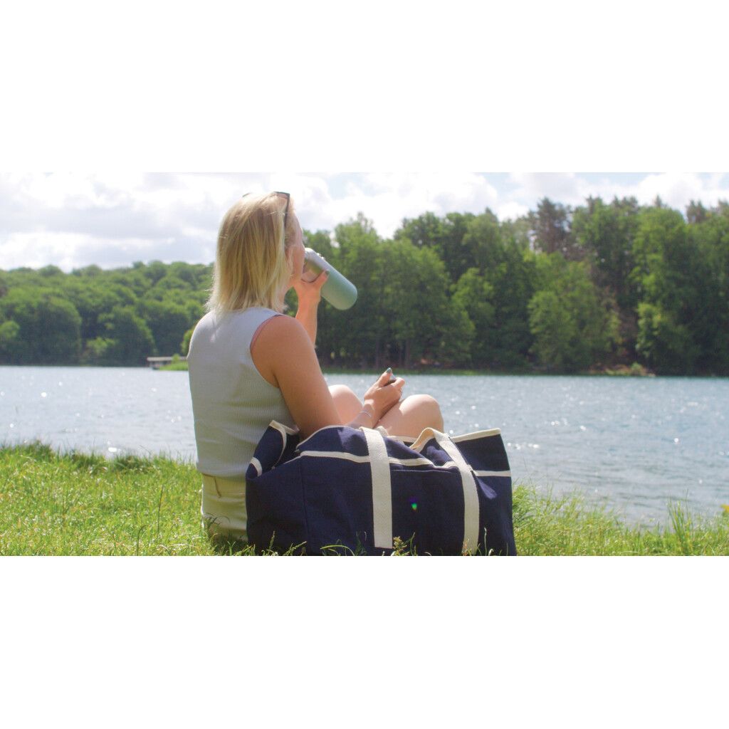 VINGA Volonne AWARE™ Strandtasche aus recyceltem Canvas - blau-738