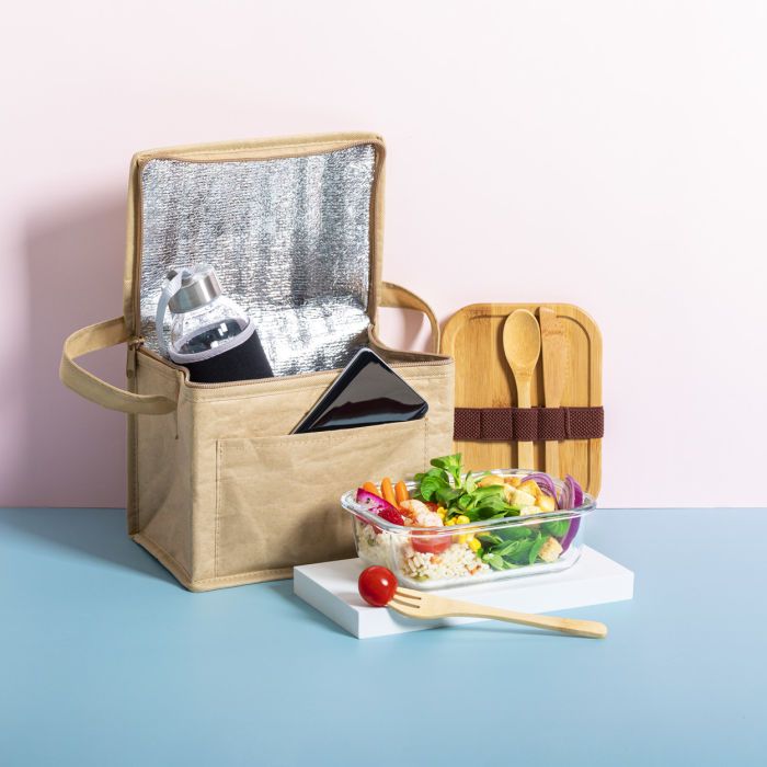 Kühltasche mit Brotzeitbox gefüllt.