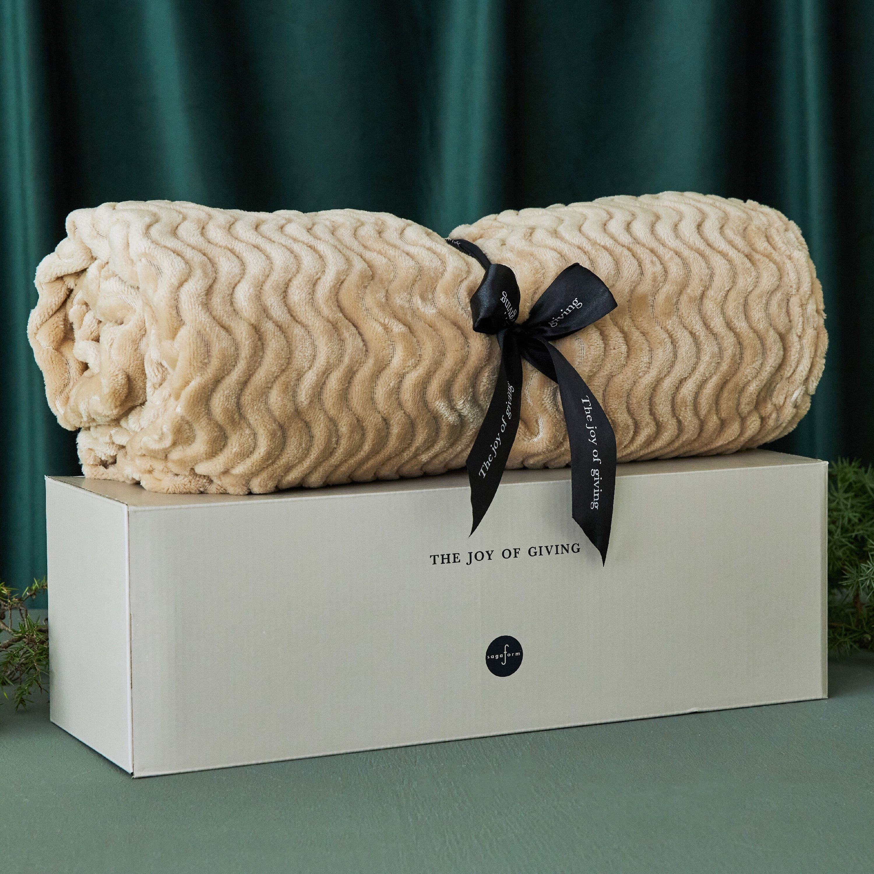 Sagaform Agnes Fleece Plaid 130x170 cm - beige-588