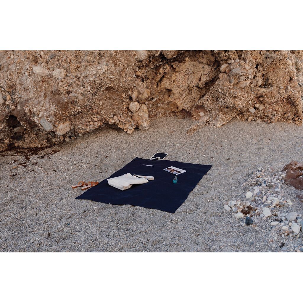 VINGA Volonne AWARE™ Picknickdecke aus recyceltem Canvas - blau-316