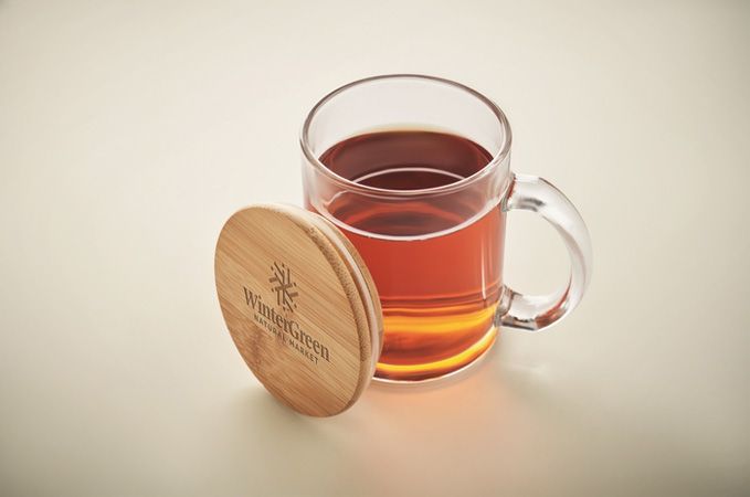 Teeglas Werbeartikel mit Deckel und Gravur von Oben
