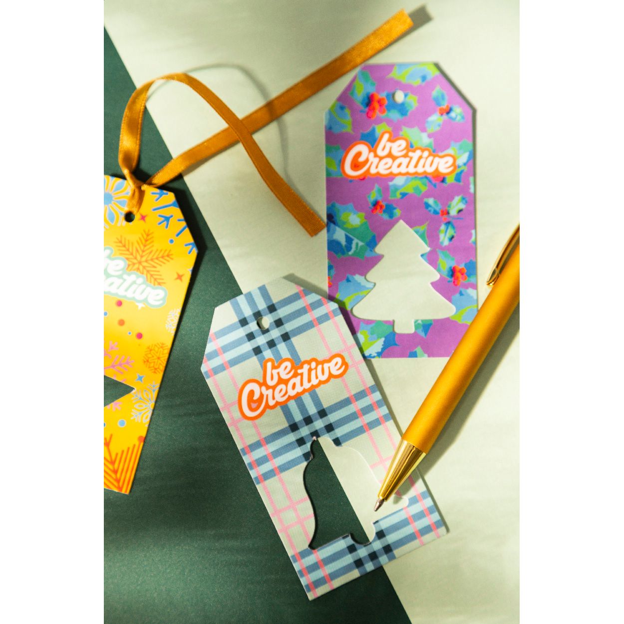 PrinTag Plus Individueller Geschenkanhänger, Weihnachtsbaum - weiß-949