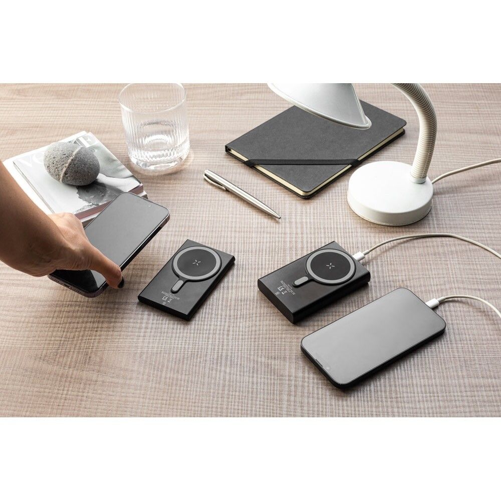 WRIGHT 5 Magnetische Powerbank mit Schnellladefunktion aus recyceltem Aluminium und recyceltem ABS, 5'000 mAh - schwarz-388