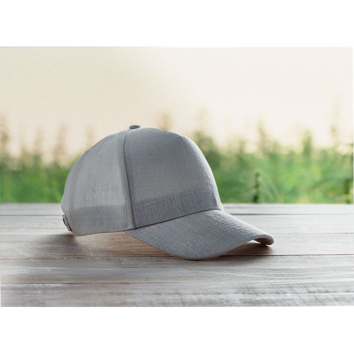 Caps als Werbegeschenk sind sehr beliebt und tragen Logos in die Welt.