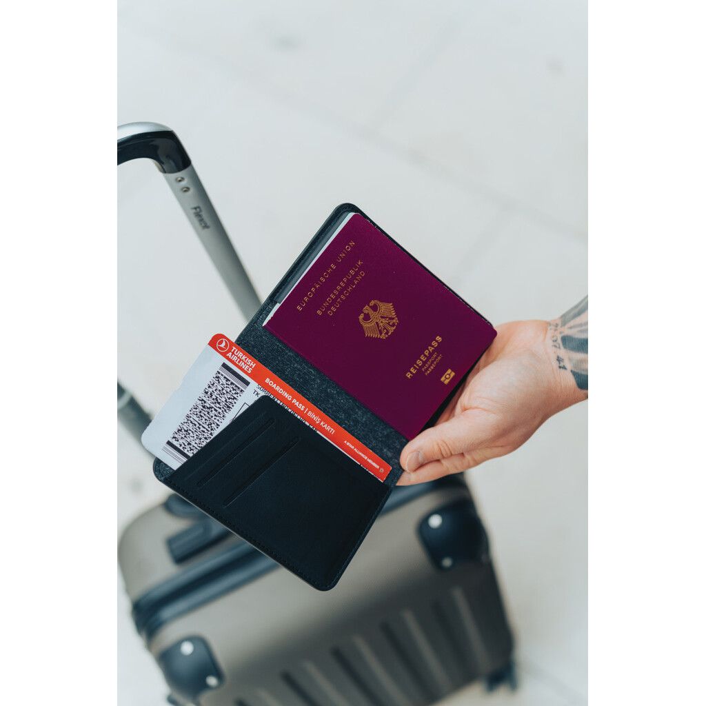 Travelfinder RCS Polyester Passtasche mit weltweiter Ortung - schwarz-968