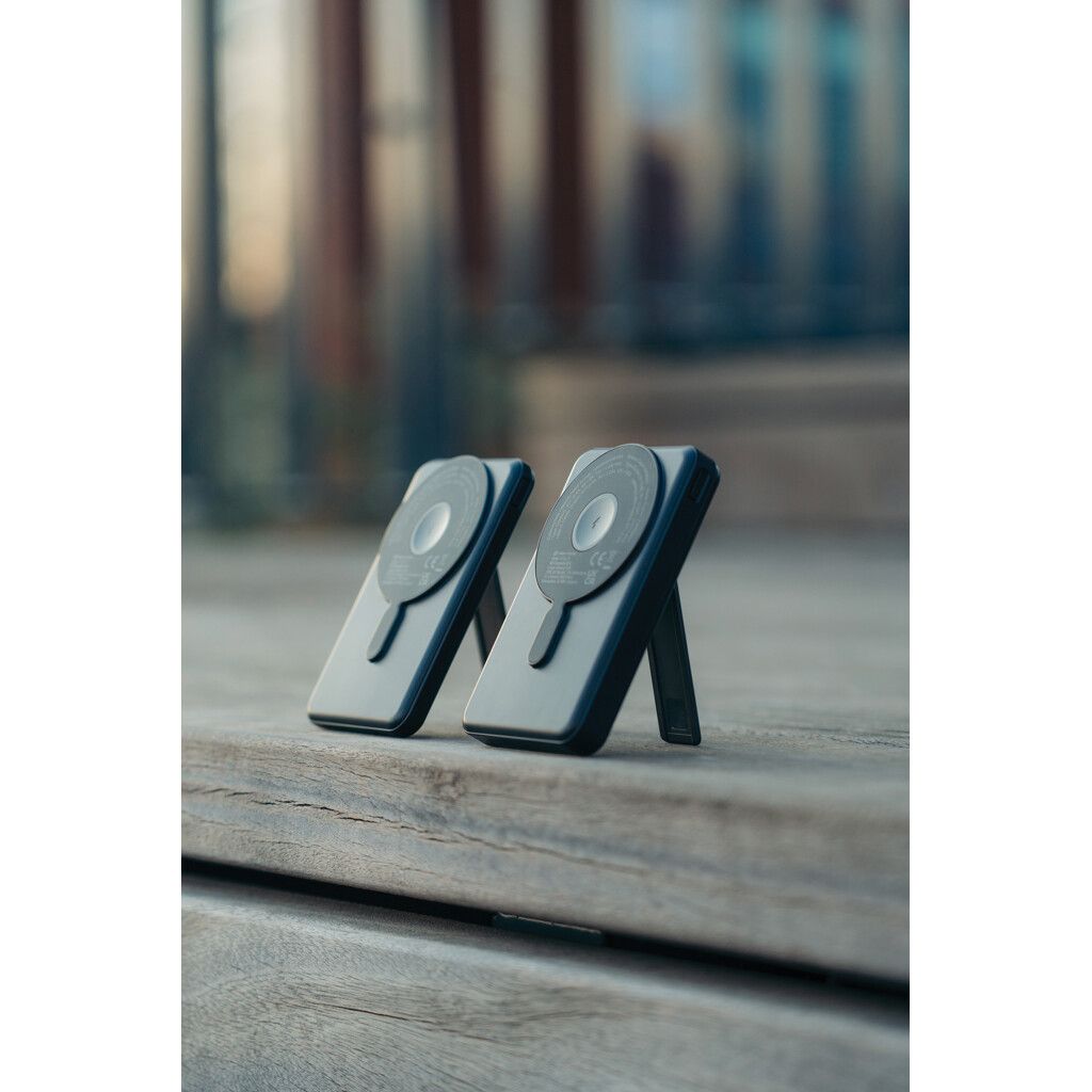 Urban Vitamin Redwood 5-in-1 5.000mAh 20W PD magn. Powerbank - schwarz-656