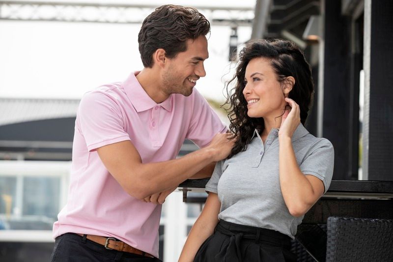 Poloshirts als Mitarbeiterkleidung oder für Vereine können mit Logo oder Vereinswappen bei Highflyers bedruckt werden.
