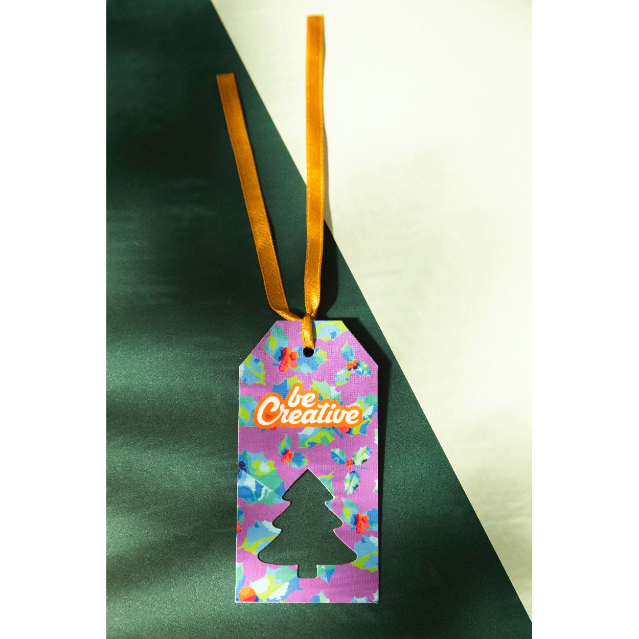 PrinTag Plus Individueller Geschenkanhänger, Weihnachtsbaum - weiß-868