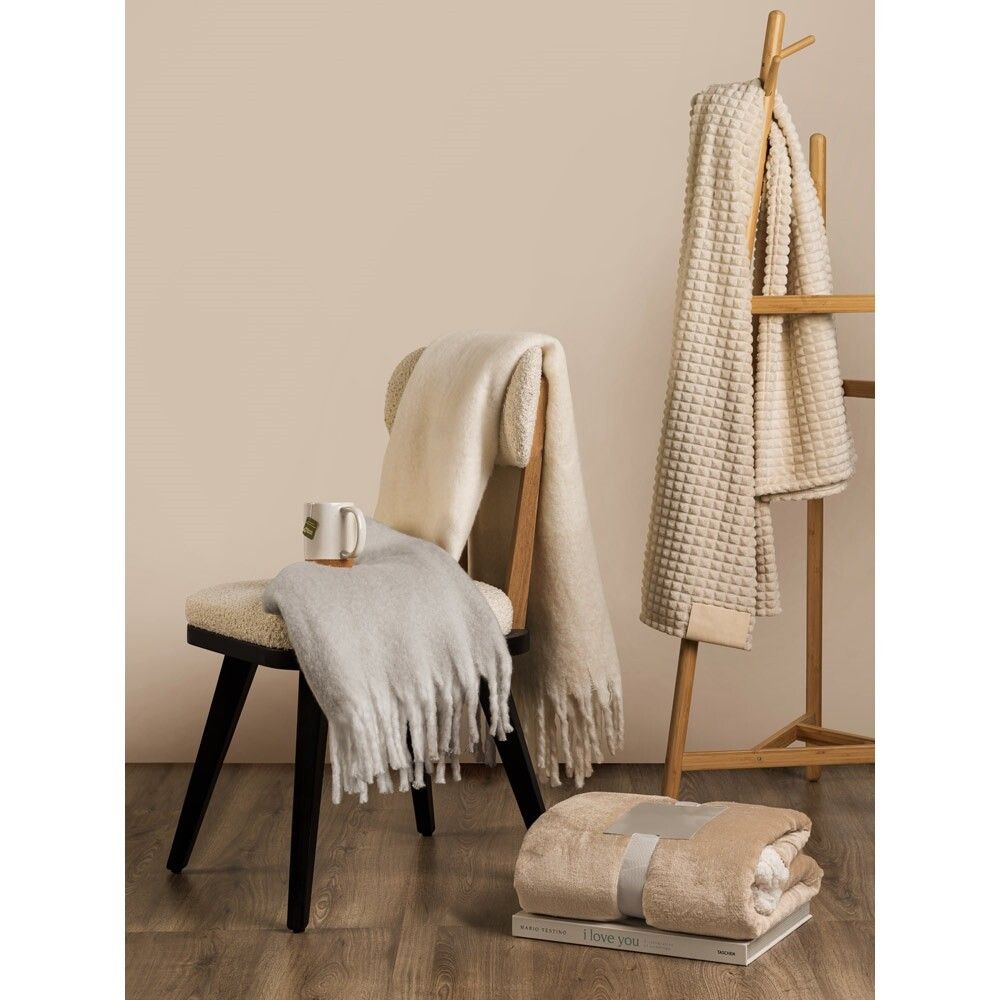 COMFY Decke aus recyceltem Polyester rPET 300 g/m², Mohair-Feeling - grau-595