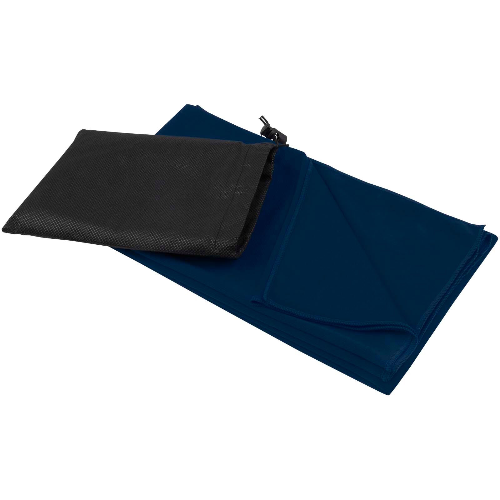 Lucas RPET Sporthandtuch 70 × 140 cm - navy-820