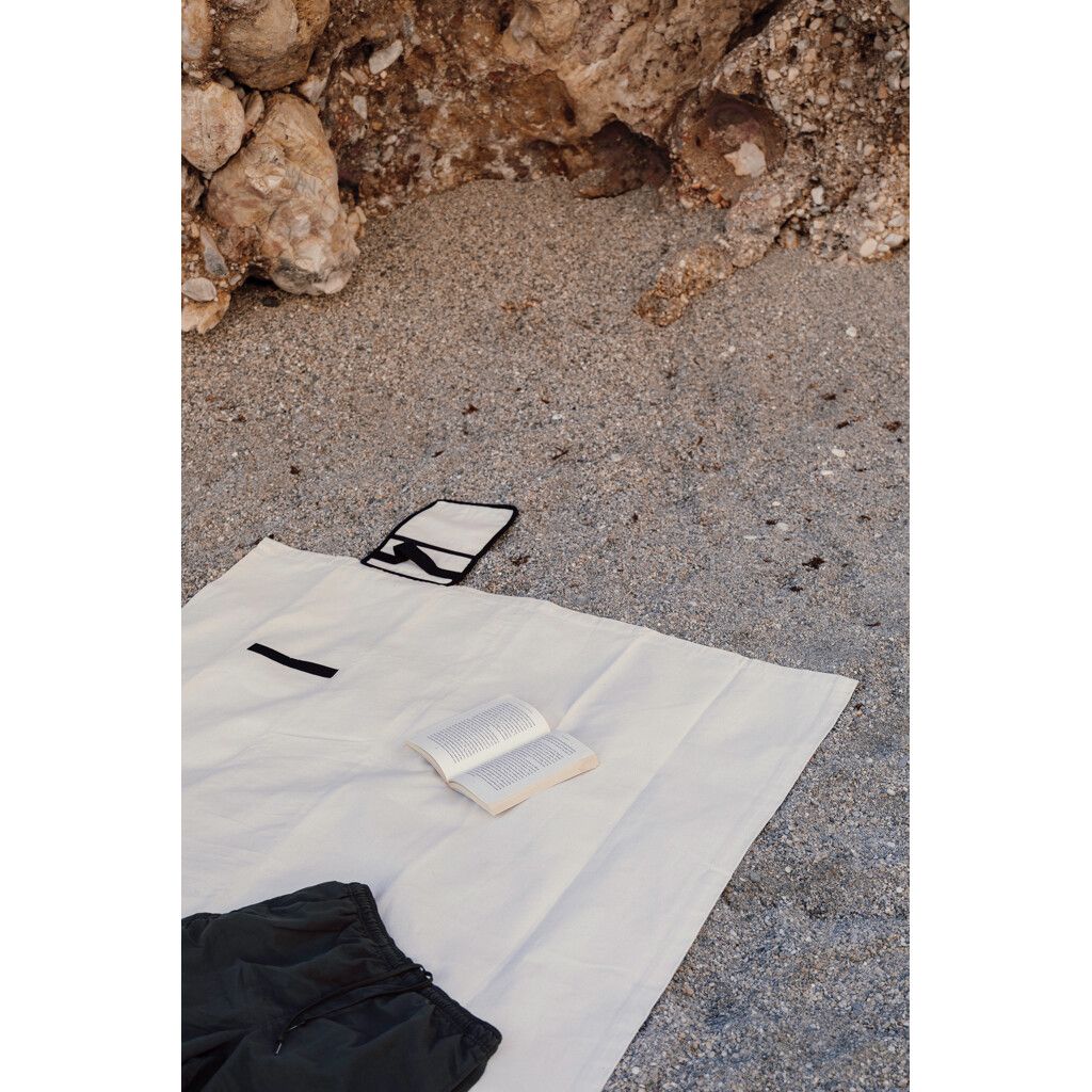 VINGA Volonne AWARE™ Picknickdecke aus recyceltem Canvas - off white-215