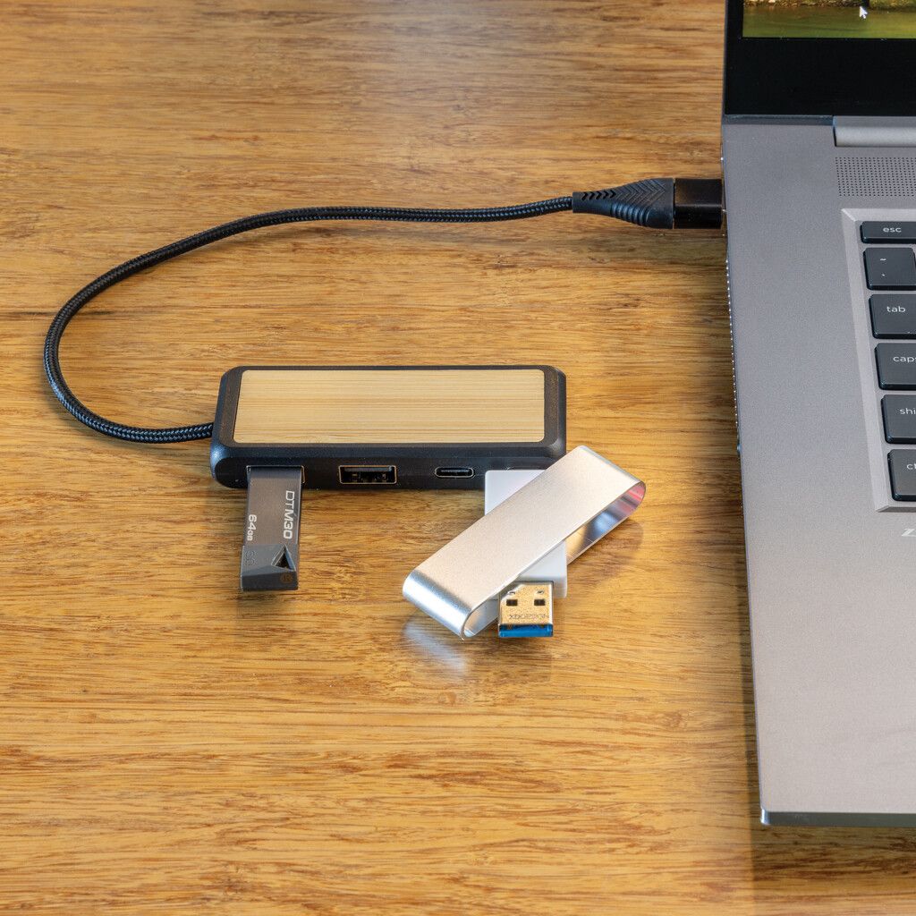 Link Dual Input USB Hub aus RCS rec. Kunststoff und Bambus - schwarz-598