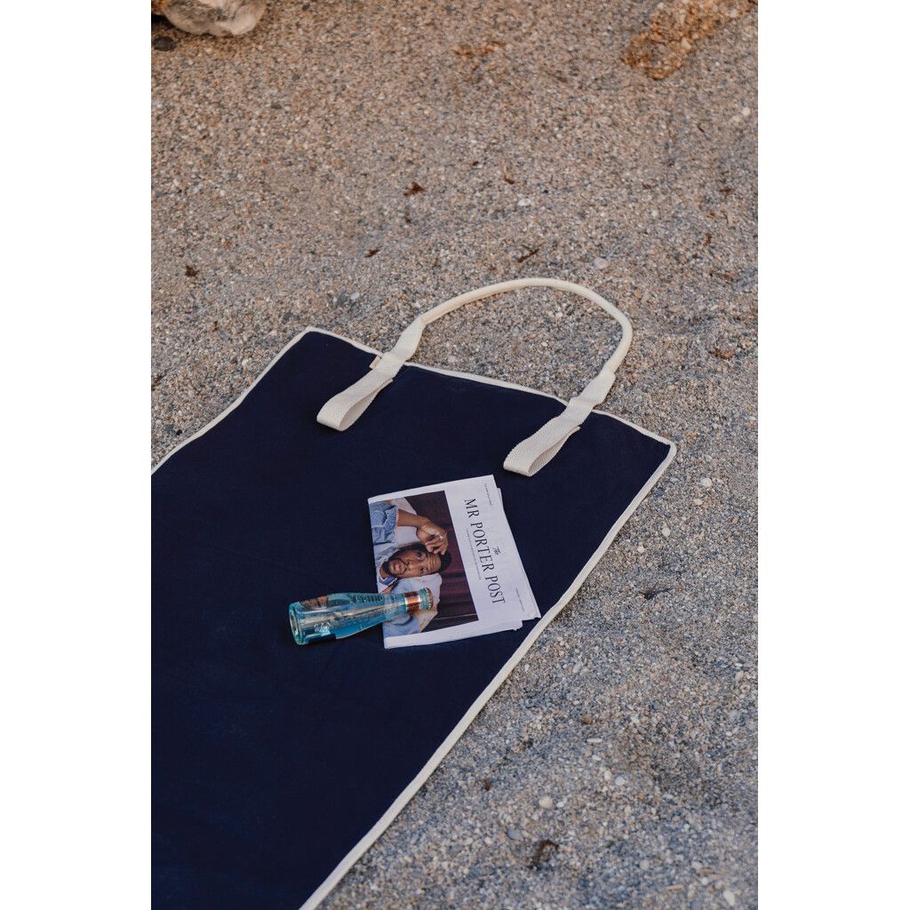 VINGA Volonne AWARE™ Strandmatte aus recyceltem Canvas - blau-911
