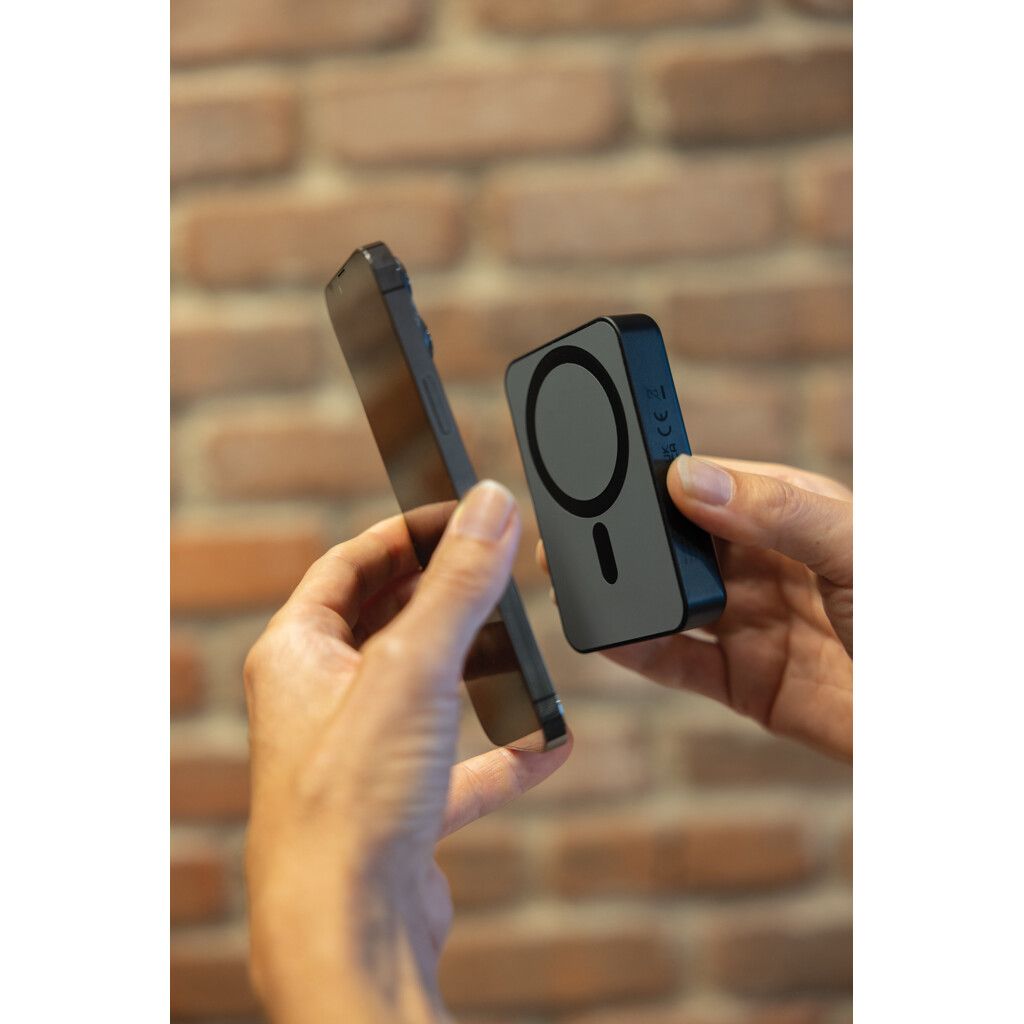 Amporia 10.000mAh magnetische Powerbank aus RCS rec. ABS - schwarz-884