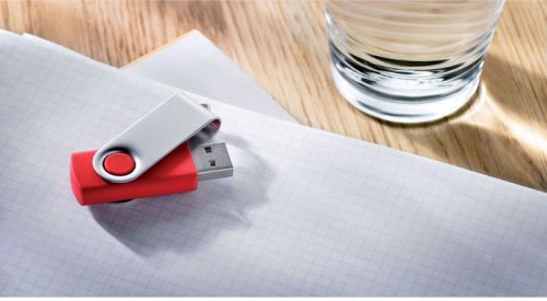 Praktische und langlebige Werbeartikel sind USB-Sticks. Eine sehr breite Zielgruppe freut sich über dieses Präsent, das wir individuell mit Ihrem Logo bedrucken können.