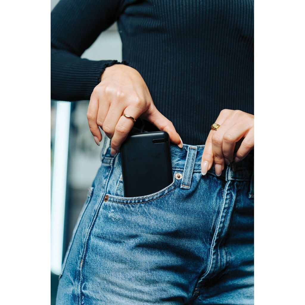 Urban Vitamin Menlo Park RCS rPlastik 20000 20W PD Powerbank - schwarz-45