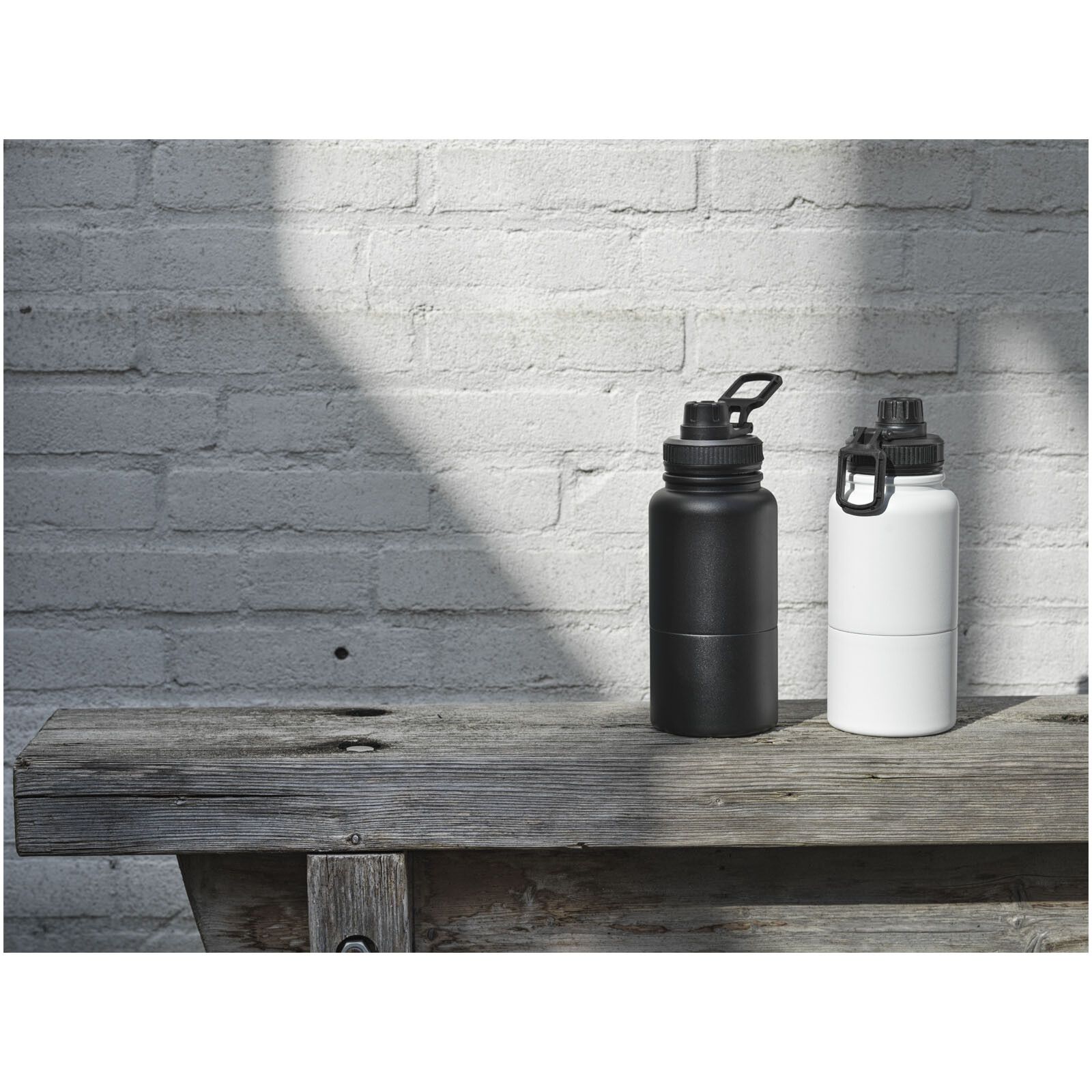 Dupeca 840 ml RCS-zertifizierte Isolierflasche aus Edelstahl  - weiss-395