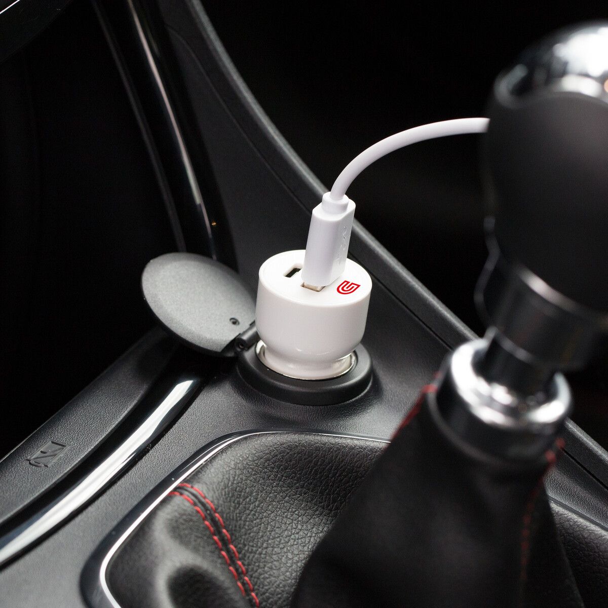 USB-C & USB Autoladegerät VALLEJO - weiß-942
