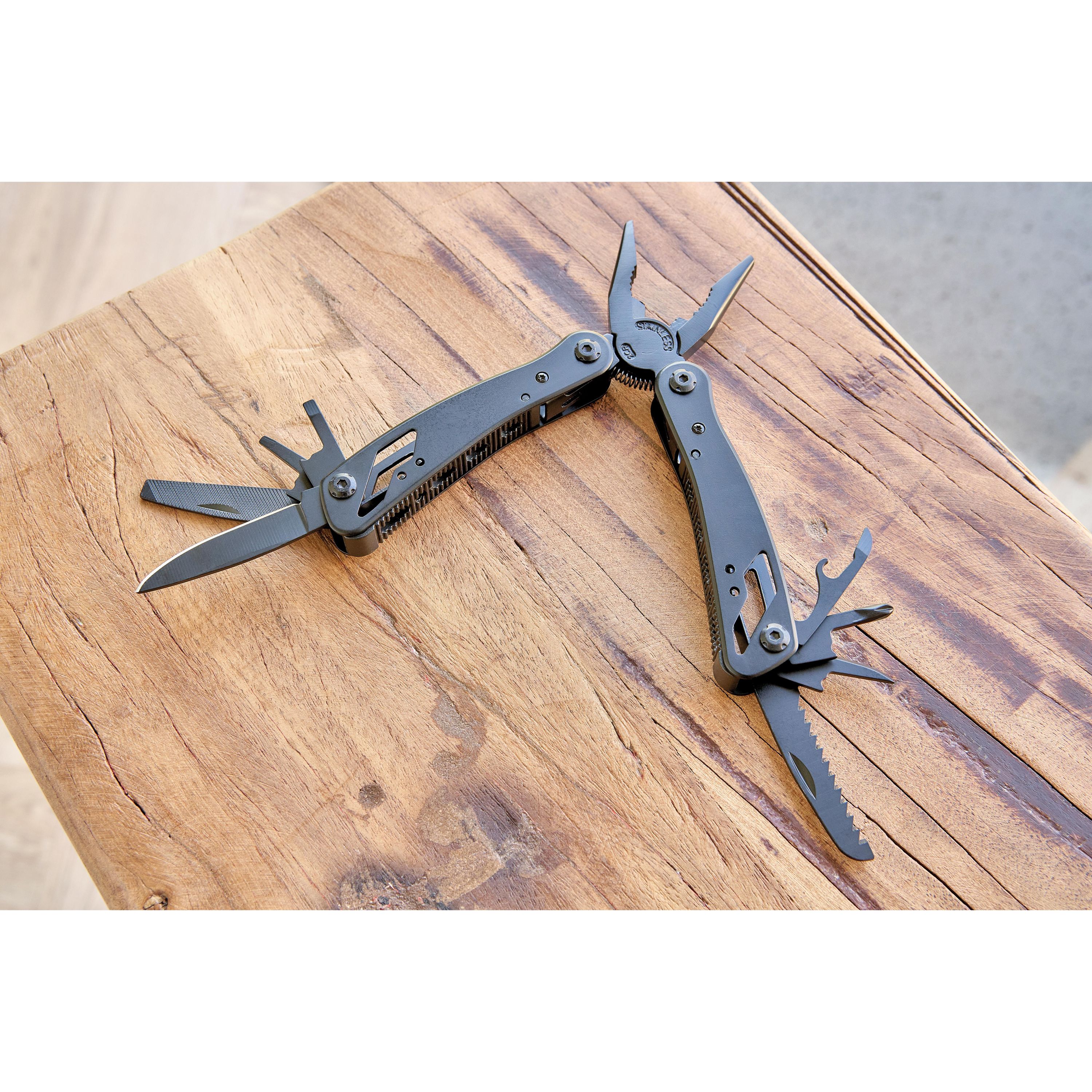 Schwarzes Aluminium-Multitool Ariane - schwarz-454