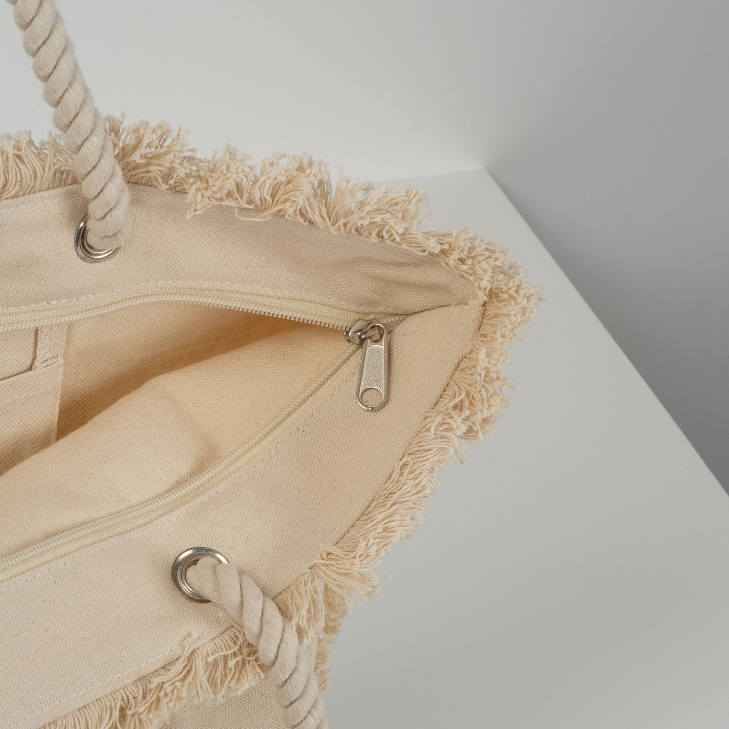 Strandtasche mit Juteboden und Fransen  - beige-776