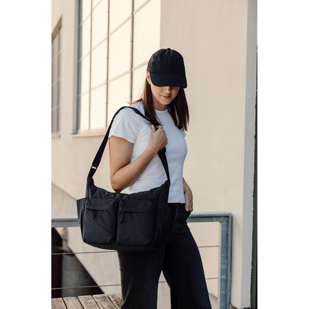 KENTO URBAN gepolsterte Crossover-Tasche aus RCS rec. Nylon - schwarz-995