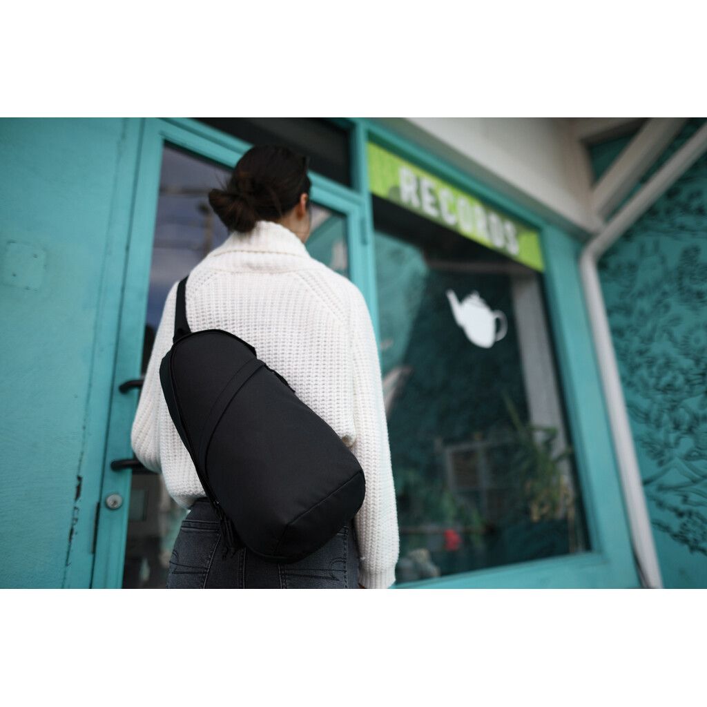 Renew AWARE™ rPET Sling Bag - schwarz-822