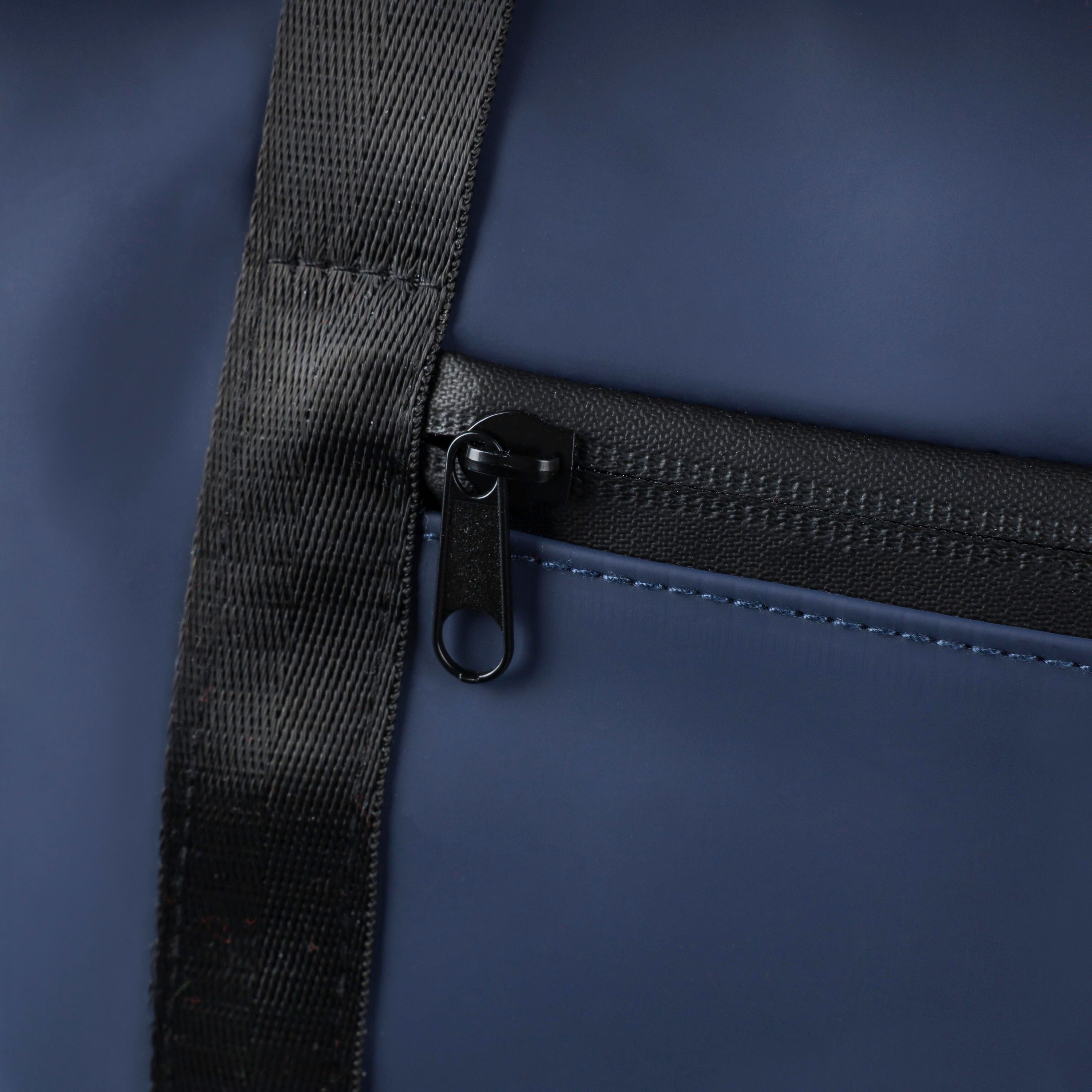 Recycelte PU-Reisetasche Mirae - schwarz-97