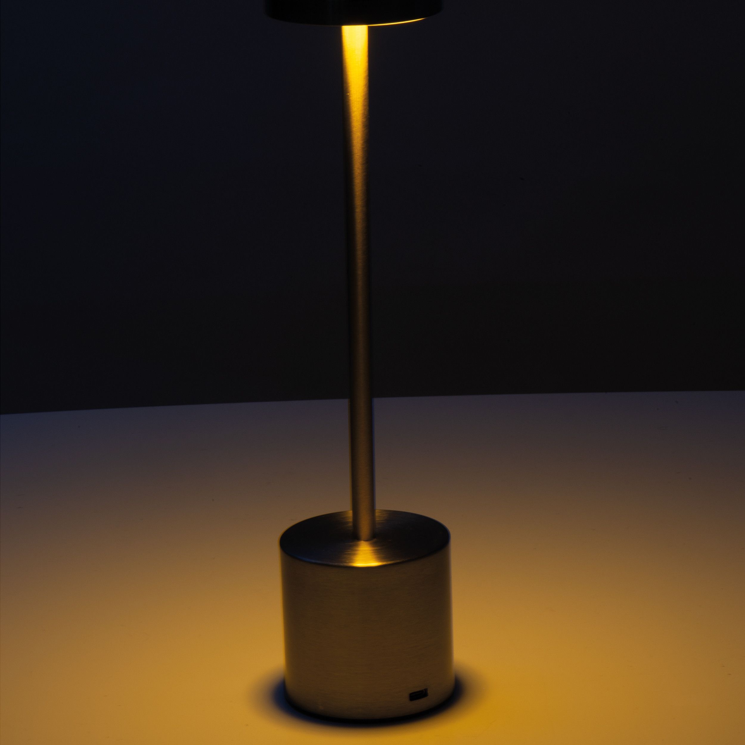 Tischlampe aus Edelstahl mit Akku  - silbergrau-513