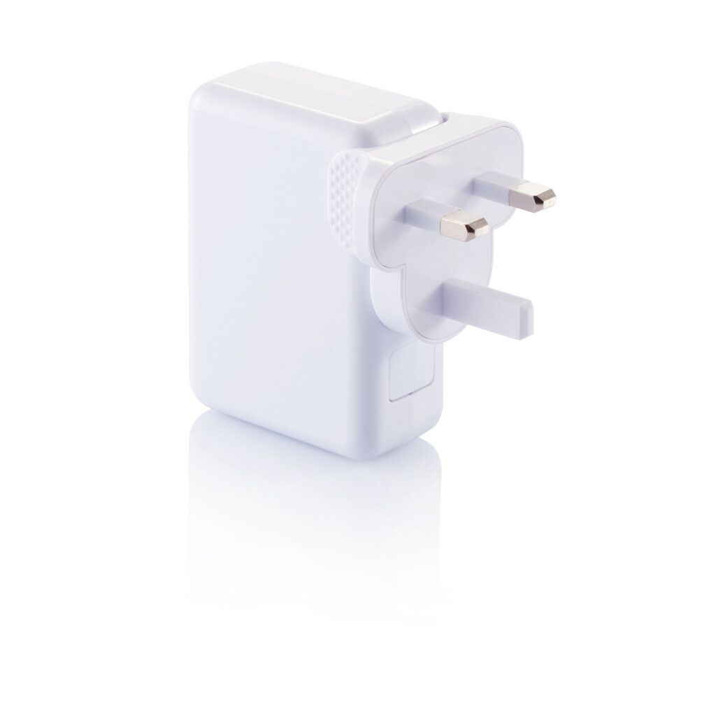 Reiseadapter mit 4fachem USB Anschluss - weiß-598