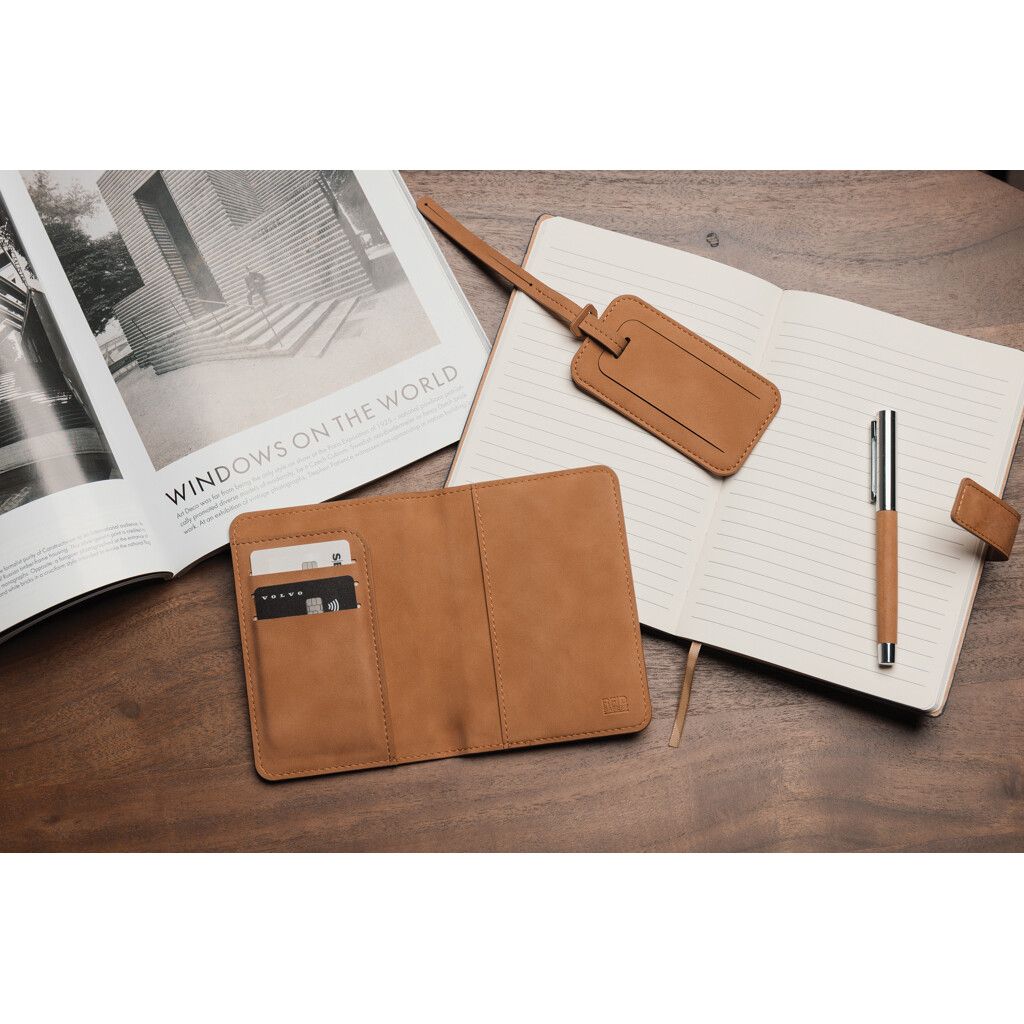 VINGA Bosler RCS RFID Passport-Cover - braun-447
