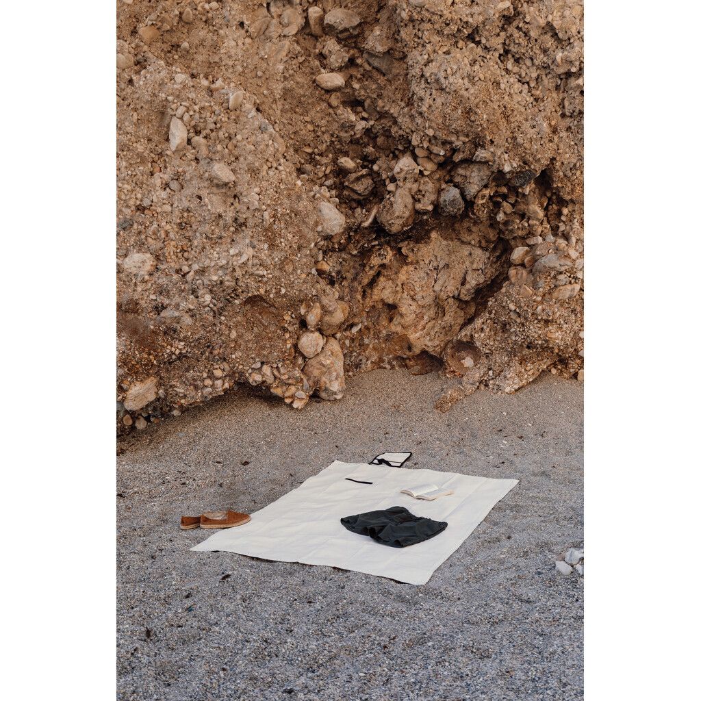 VINGA Volonne AWARE™ Picknickdecke aus recyceltem Canvas - off white-142