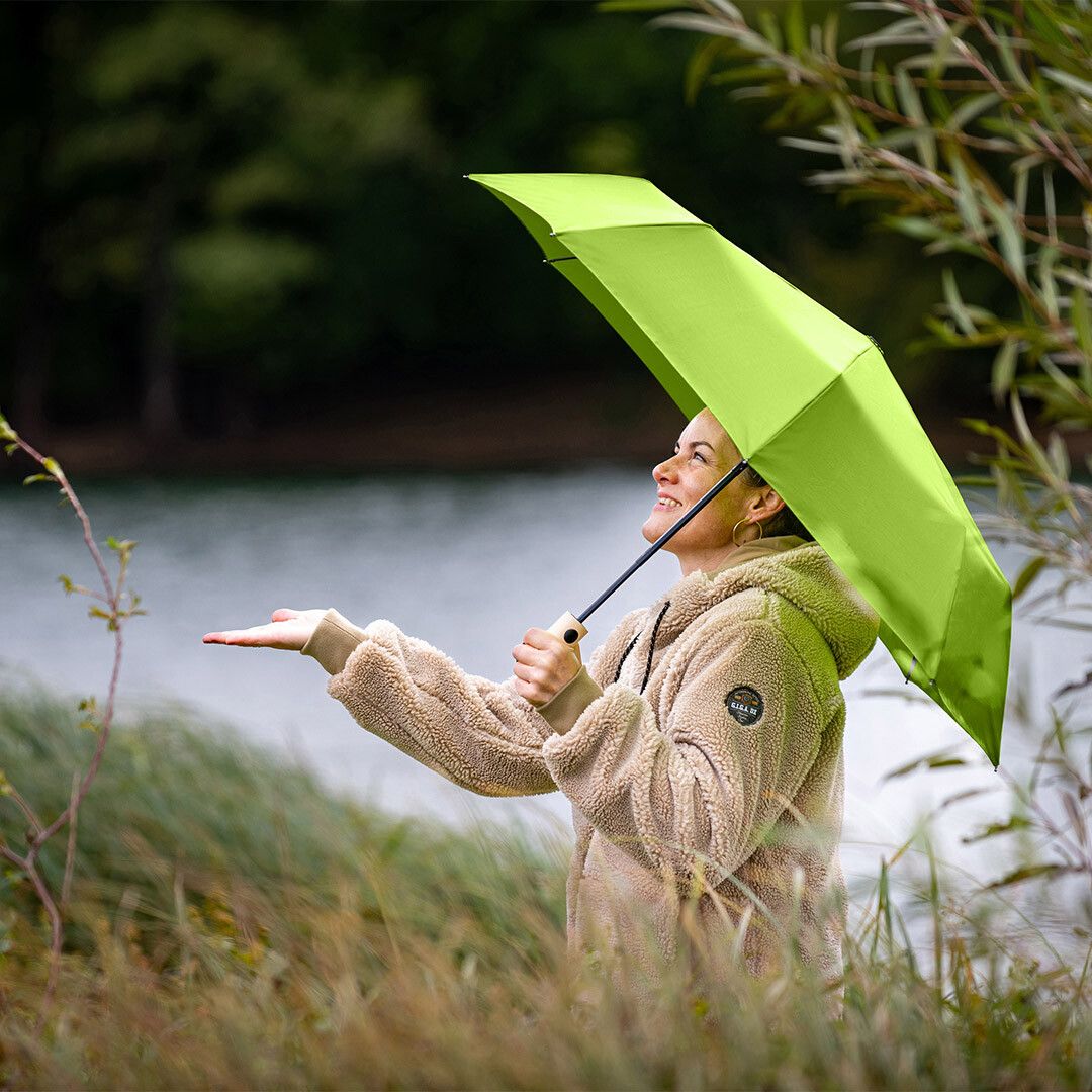 AC-Taschenschirm ÖkoBrella mit waterSAVE® Bezug Ø100 cm - limette-326